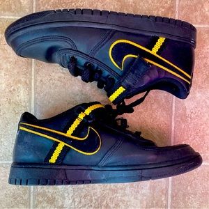 Nike Low Top Size 6.5Y Black & Yellow
